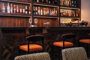 Honest Budapest by Chic & Basic