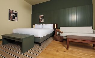 Honest Budapest by Chic & Basic
