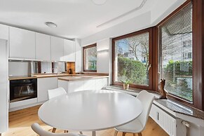 Exclusive Ludenberg Living in Stunning Area