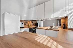 Exclusive Ludenberg Living in Stunning Area