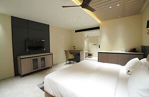 DORO ROYAL SUITE