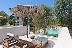 Nusa Suites & Villas