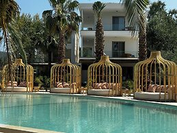 Nusa Suites & Villas