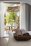 Nusa Suites & Villas