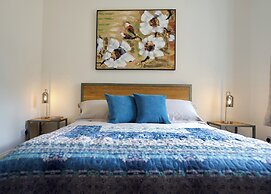 Tring Grange Cottage - Sleeps 2 - Onsite Parking