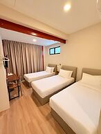 TwinTrees Kelawai