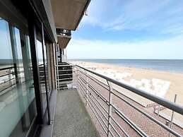 Stylish Flat With Sea Views