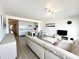 Stylish Flat With Sea Views