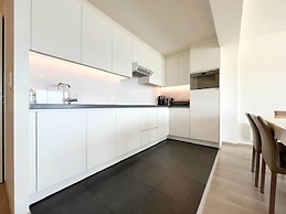 Stylish Flat With Sea Views