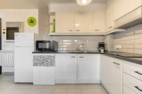 Apartment in Roses by the Waterfront
