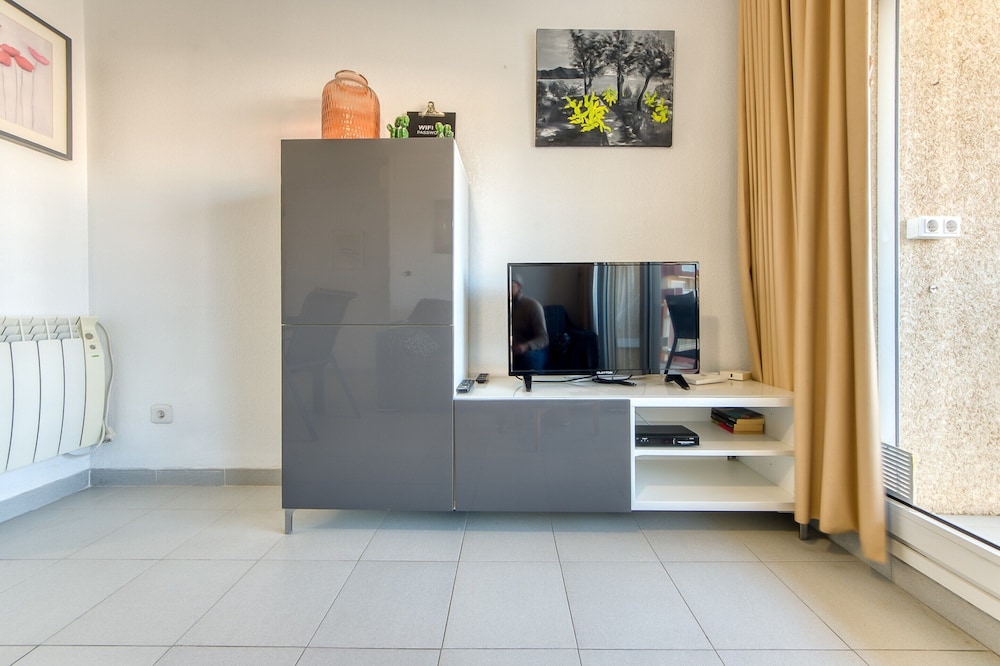 Apartment in Roses by the Waterfront