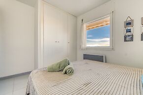 Apartment in Roses by the Waterfront