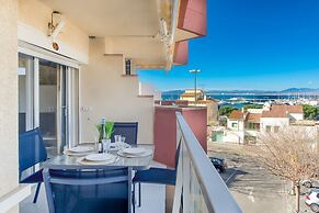 Apartment in Roses by the Waterfront