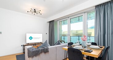 Bloomfields Stylish 1BR in Al Raha Beach
