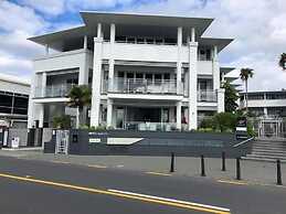 Paihia Waterfront 1 Bedroom Apt & Pool