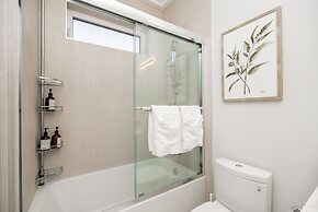 Centrally-located Luxury Home With Views Cinema