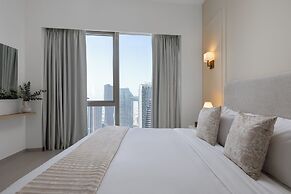 Maison Privee Sky-High Elegance w/ Unrivaled Burj Khalifa Views