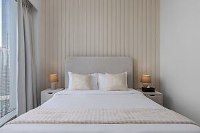 Maison Privee Sky-High Elegance w/ Unrivaled Burj Khalifa Views