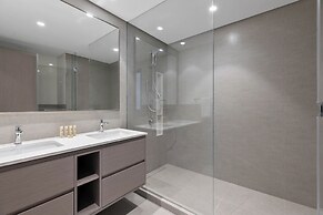 Maison Privee Sky-High Elegance w/ Unrivaled Burj Khalifa Views