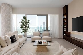Maison Privee Sky-High Elegance w/ Unrivaled Burj Khalifa Views