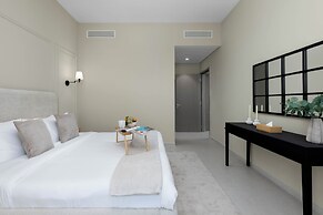 Maison Privee Sky-High Elegance w/ Unrivaled Burj Khalifa Views