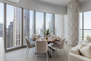 Maison Privee Sky-High Elegance w/ Unrivaled Burj Khalifa Views