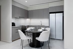Maison Privee Sky-High Elegance w/ Unrivaled Burj Khalifa Views