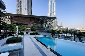 Maison Privee Sky-High Elegance w/ Unrivaled Burj Khalifa Views