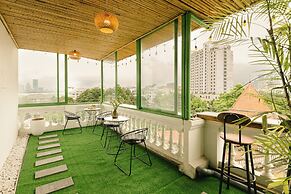 Eden Westlake Hotel
