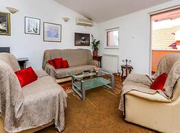 Relaxing Apartment on Budva Coastline