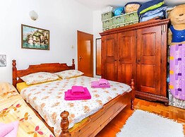 Relaxing Apartment on Budva Coastline