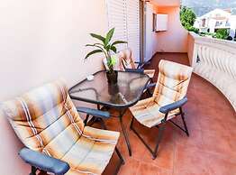 Relaxing Apartment on Budva Coastline