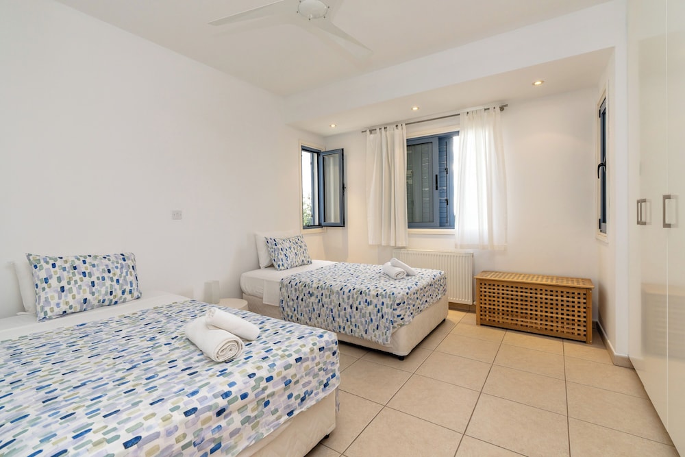Niki Seaview Villa DPS27