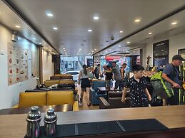 Saparis Station Hostel & Travel