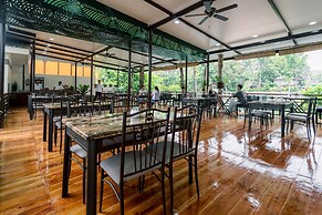 LOBOC RIVERSIDE INN and RESTAURANT
