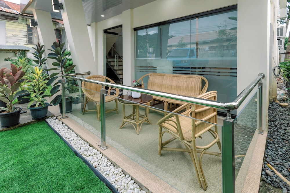 LOBOC RIVERSIDE INN and RESTAURANT