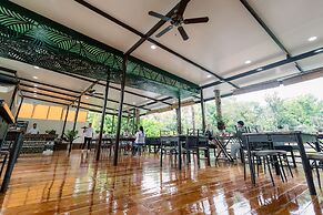 LOBOC RIVERSIDE INN and RESTAURANT