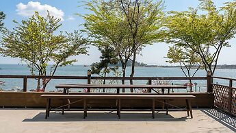 Yeongheungdo Rainbow Ocean View Pension
