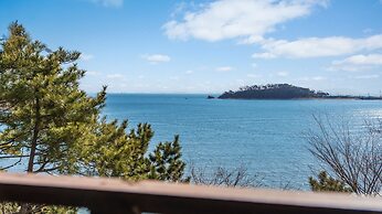 Yeongheungdo Rainbow Ocean View Pension