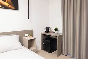 Luxury Station Suite