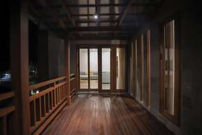 Lorn Villa