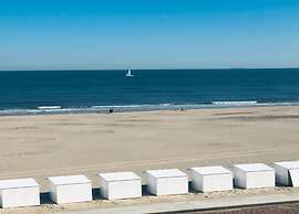 Apartment in Wenduine With Stunning Sea Views