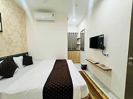HOTEL LEGEND GOTA