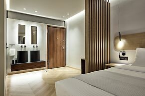 Cama Luxury Suites Kavouri