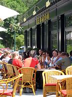 Le Baron Suites & Apartments