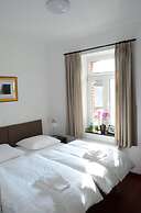 Le Baron Suites & Apartments