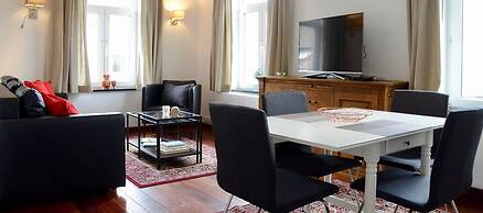 Le Baron Suites & Apartments