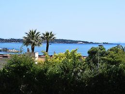 Apartment in Golfe Juan With Sea View