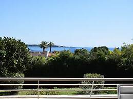 Apartment in Golfe Juan With Sea View