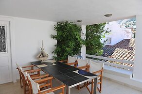 Dione House by GHH